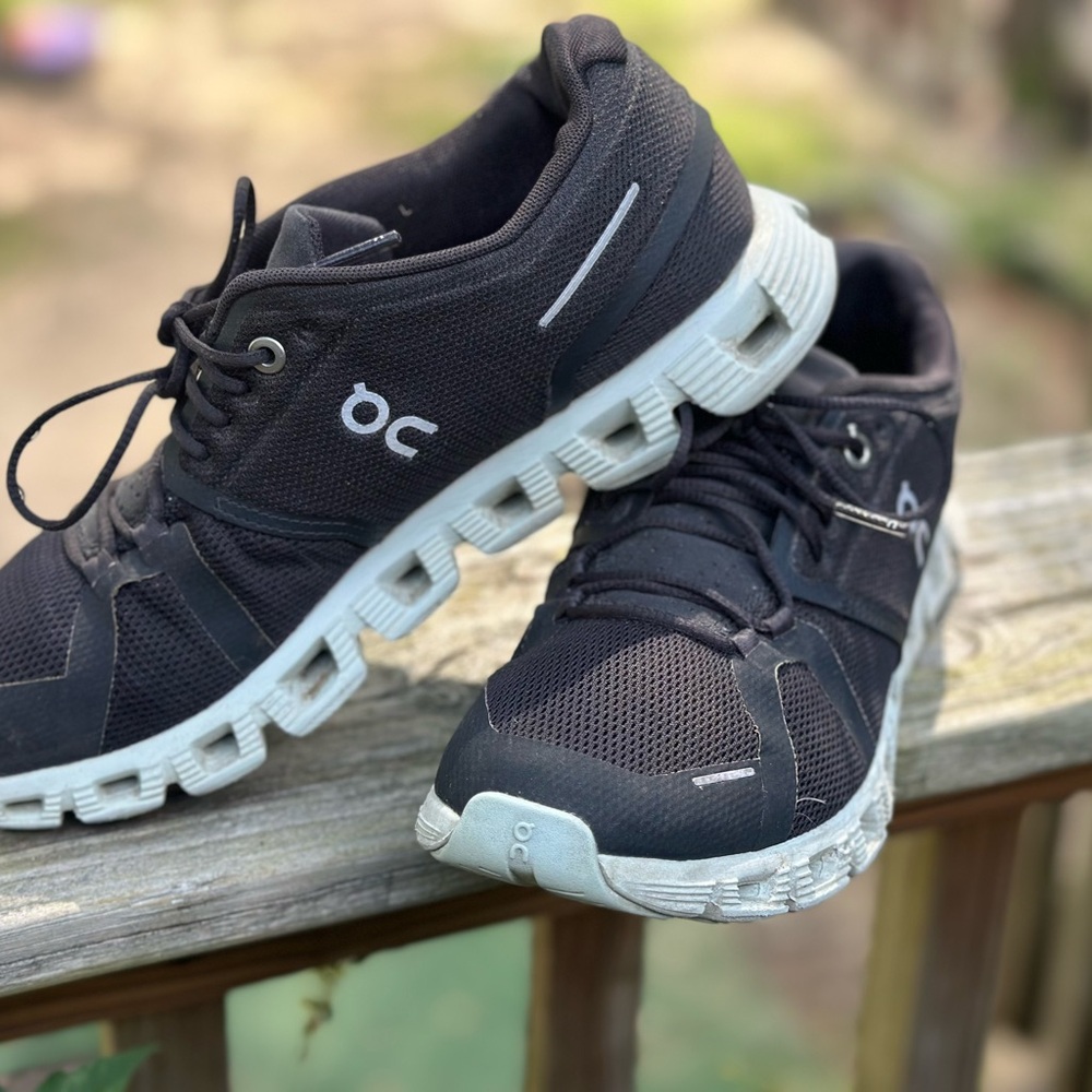 On Cloud Women's Black Athletic Shoes